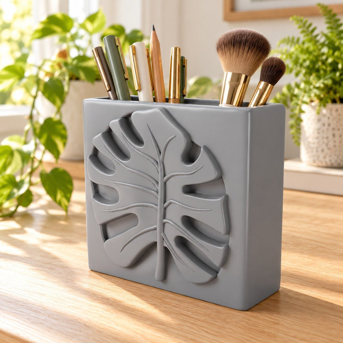 Monstera Leaf Desk Organizer – Botanical Pen and Brush Holder - Northern Foundry