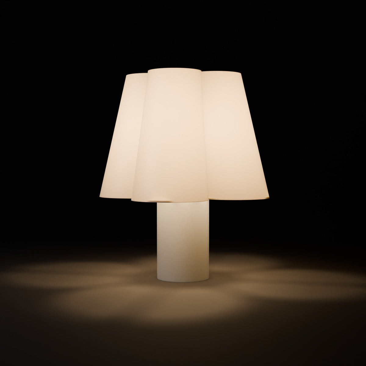 Norwyn Scalloped Table Lamp – 3D Printed Modern Bedside Lamp (White) - Northern Foundry